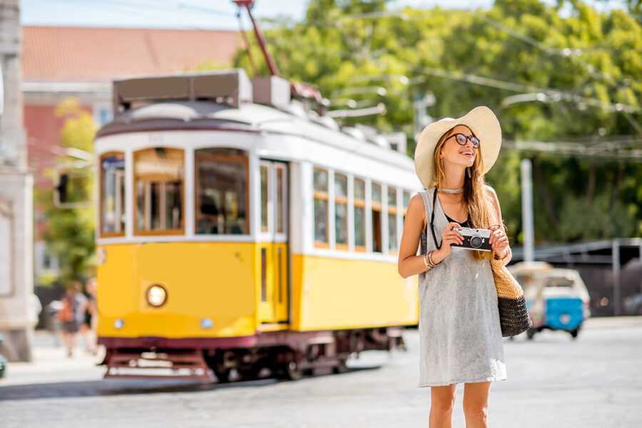 woman-traveling-in-lisbon-portugal-2022-02-02-20-40-03-utc-e1670560377953.jpg